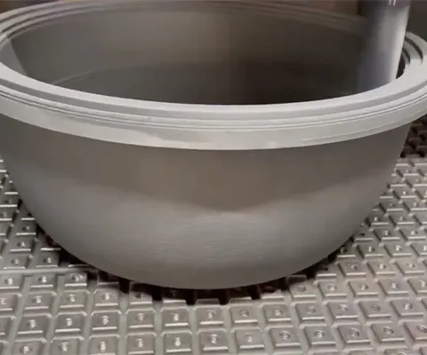 Tennry Carbon: Graphite Crucible in Process